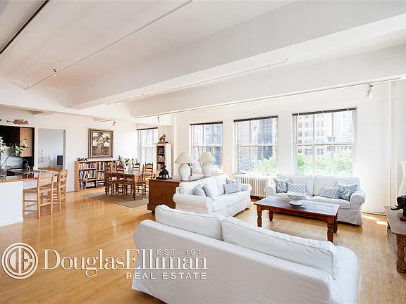 2nd image of 347 W 39th St APT 6W