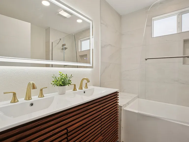 540 W Avenue 28 — Photo 16