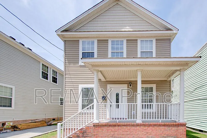 3 bed, 2.0 bath, 1200 sqft, $1,750 — Photo 3