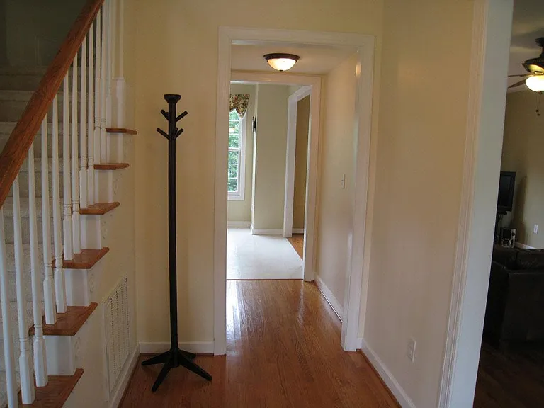 204 Gingergate Dr — Photo 2