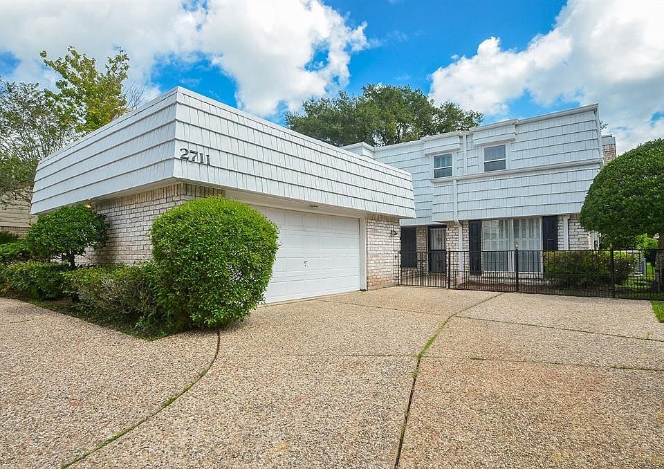 1st image of 2711 Kissing Camel Ct
