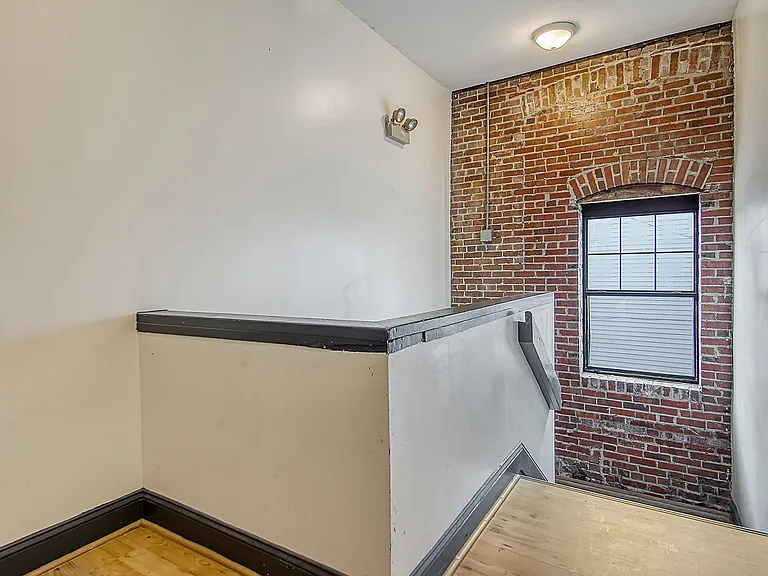 76 Nassau Street — Photo 11