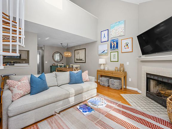 4th image of 14 Howland Circle UNIT 14