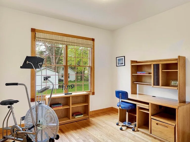 115 S Chicago St — Photo 12