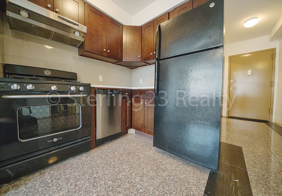 1st image of 2320 30th Dr APT 2A