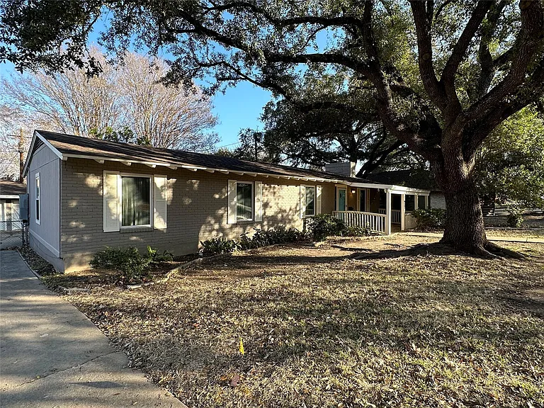 4905 Placid Pl — Photo 2