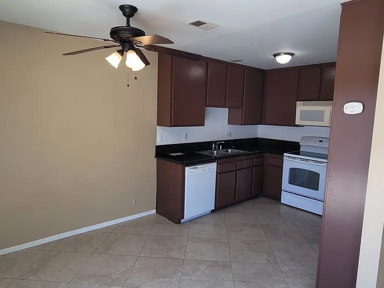 1017 Quiet Creek Ln — Photo 26