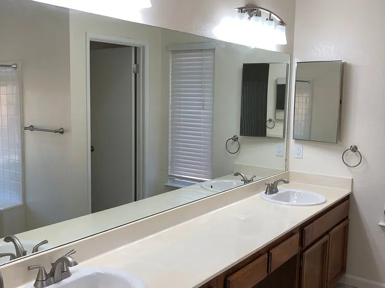 1740 Gateway Dr — Photo 13