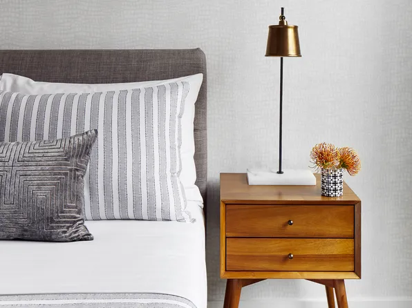 30-02 39th Avenue image 2 of 8