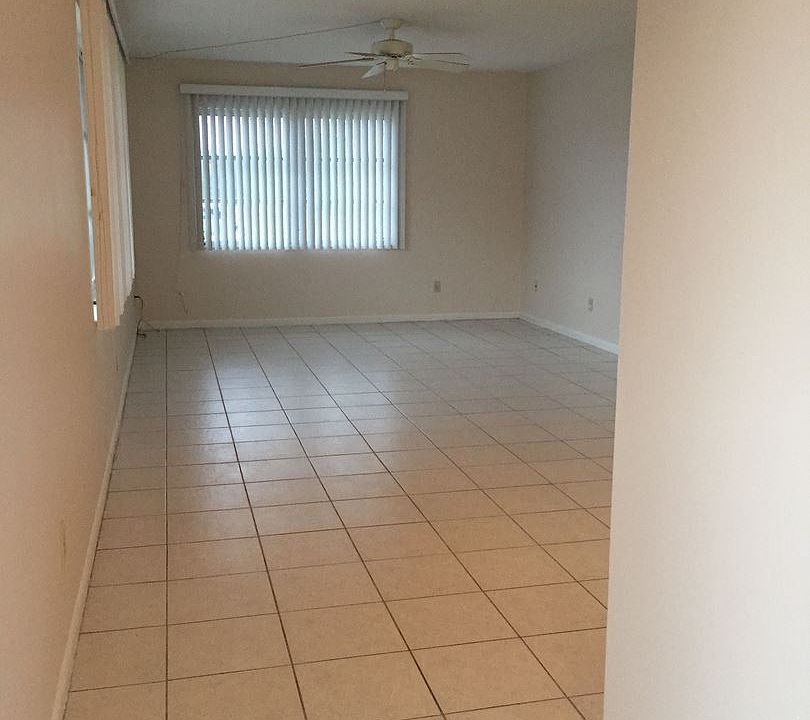 2nd image of 4824 Lucaya Dr APT 1