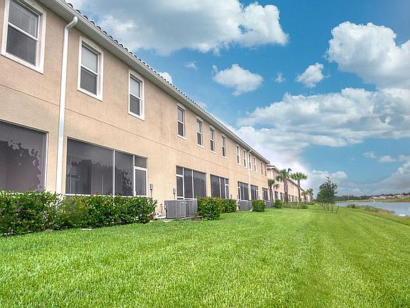 4th image of 2620 Blossom Way