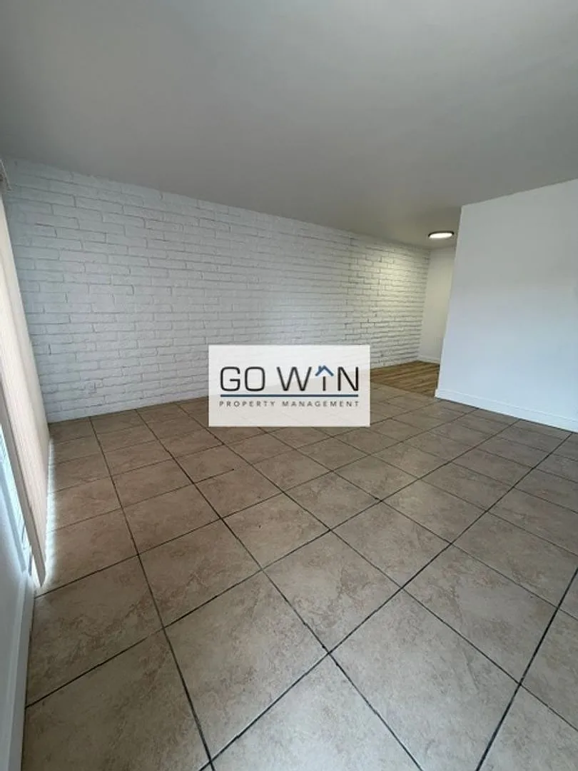 54 W Southern Ave — Photo 4