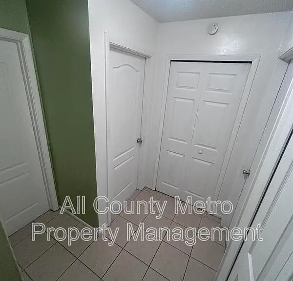 2539 Ridgewood Ave — Photo 10