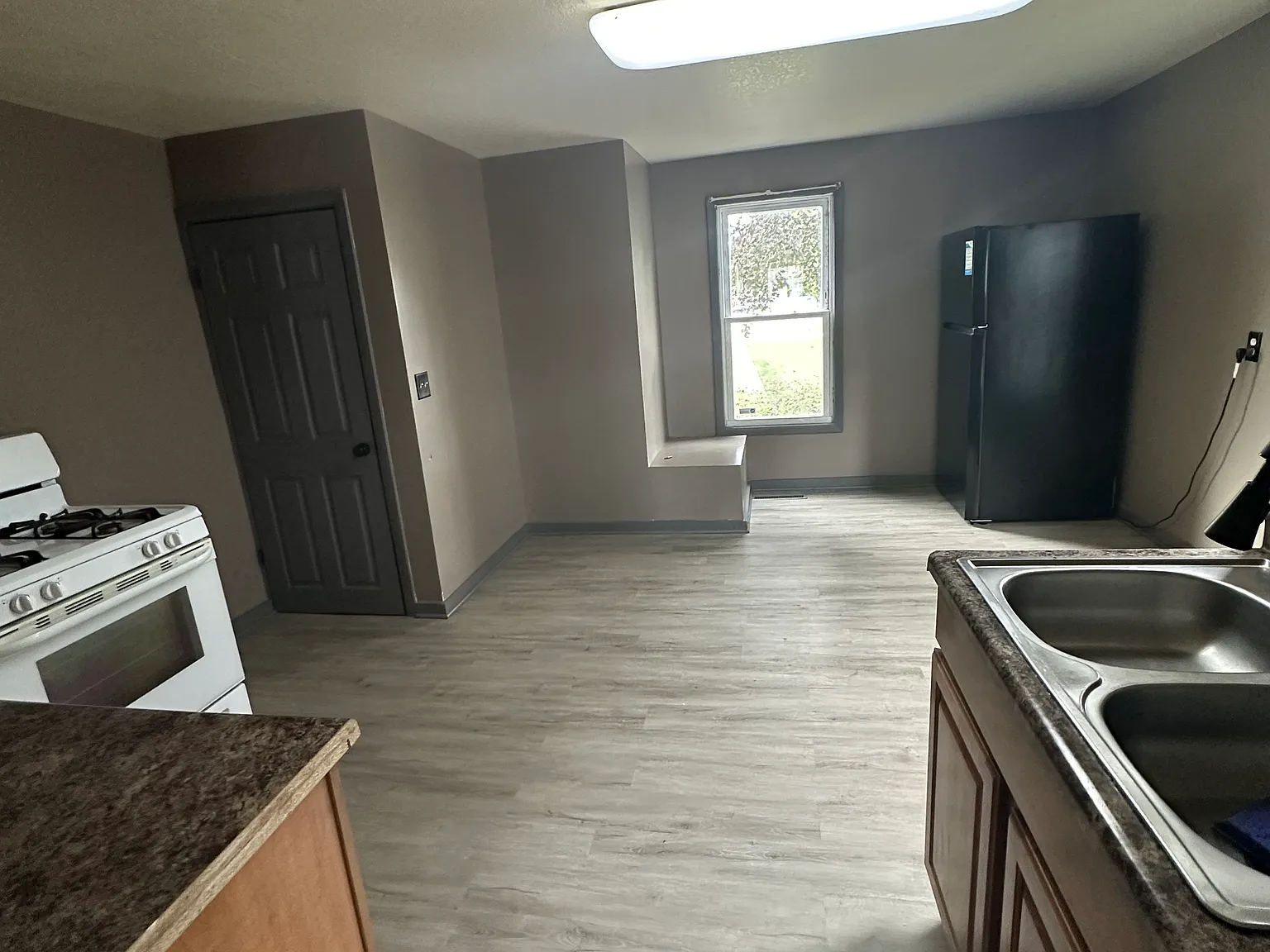 3 bed, 1448 sqft, $1,550 — Photo 3