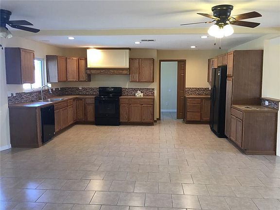 3rd image of 4507 Capricorn Dr