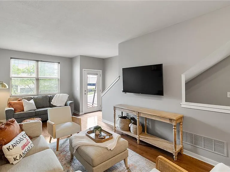 4571 Madison Ave #E-1 — Photo 4