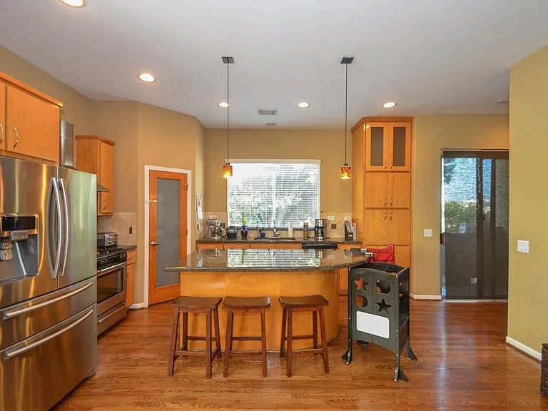 3010 Caroline St — Photo 1