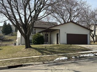 4212 Valley Dr NW, Rochester, MN 55901