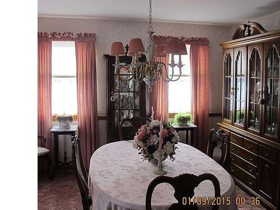 5th image of 302 Edgeboro Dr