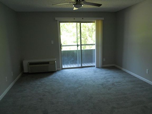 4th image of 2400 Alabama St #208