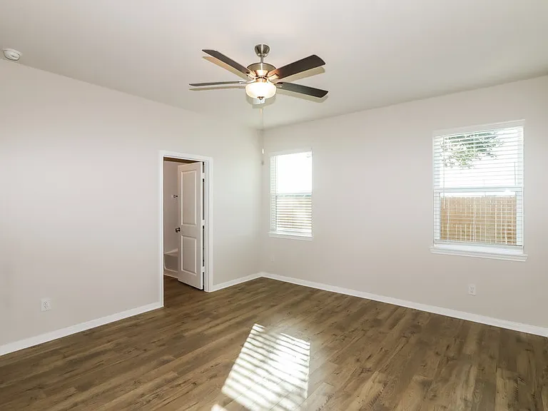 7630 Tipton Meadow Way — Photo 8