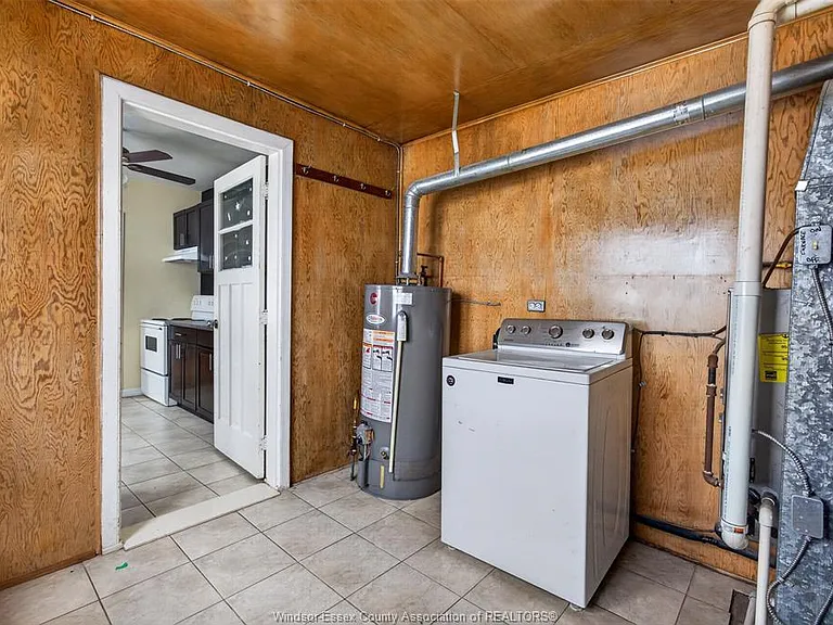 693 S Pacific Ave — Photo 10