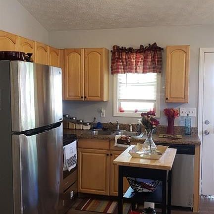 2nd image of 2400 Lakeshore Dr NE