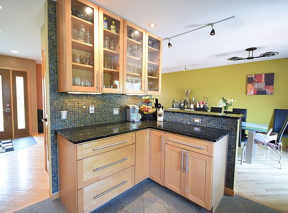 3rd image of 165 Abbeywood Cir