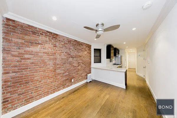 Rented by Bond New York | media 25