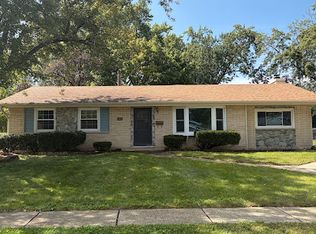 616 Grace Ln, Schaumburg, IL 60193