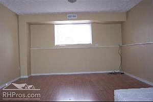 4th image of 39 N Pleasants Dr