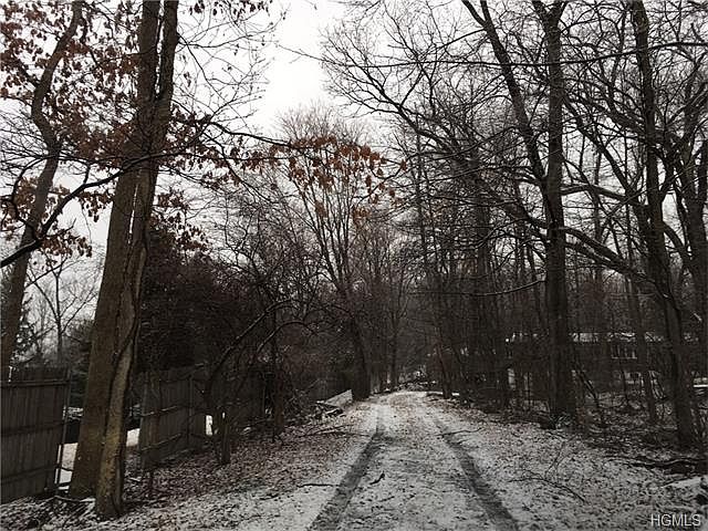 2nd image of 18 Tamarack Ln #A