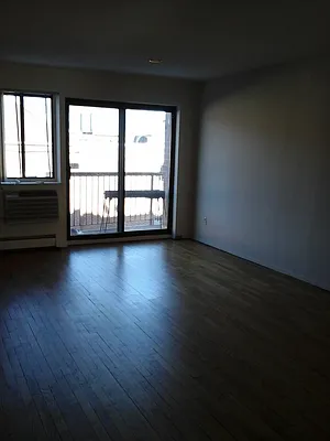 Rented by 18 REALTY | media 12