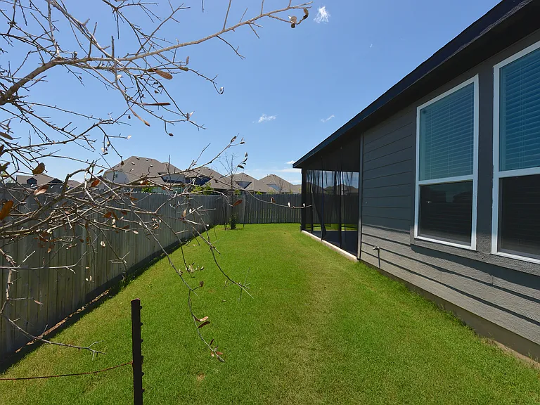 141 Winding Windmill — Photo 21