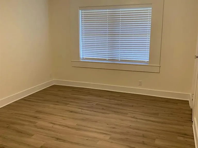279 E Ayers St — Photo 13