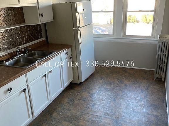 3rd image of 3456 W 117th St APT 2