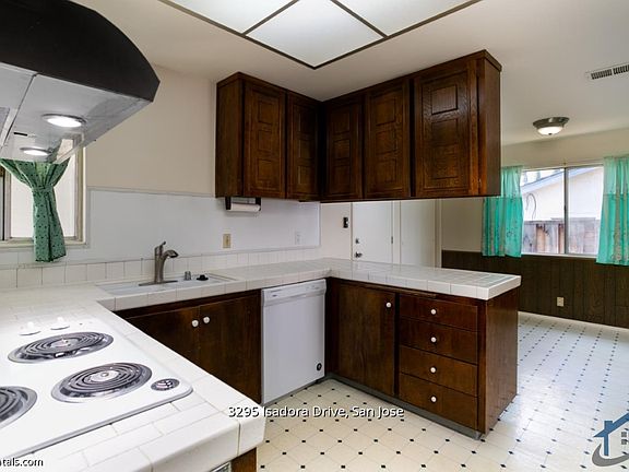 3rd image of 3295 Isadora Dr
