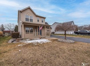 427 Oak Creek Dr, Temperance, MI 48182