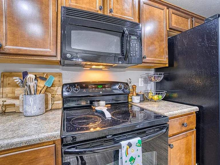 4880 Imperial Dr — Photo 18