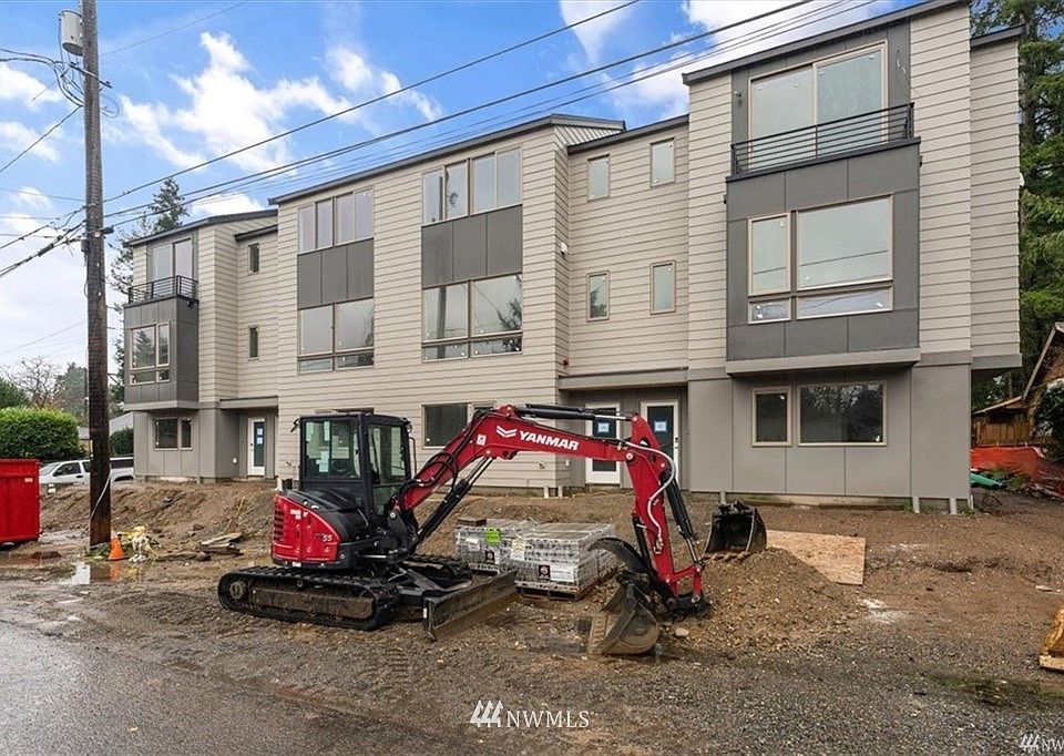 1st image of 18016 7th Avenue NE #E