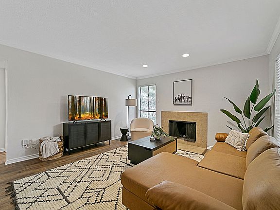 5th image of 9600 Golf Lakes Trl APT 2019