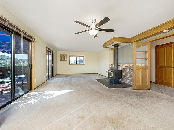 5th image of 1524 Martin Street