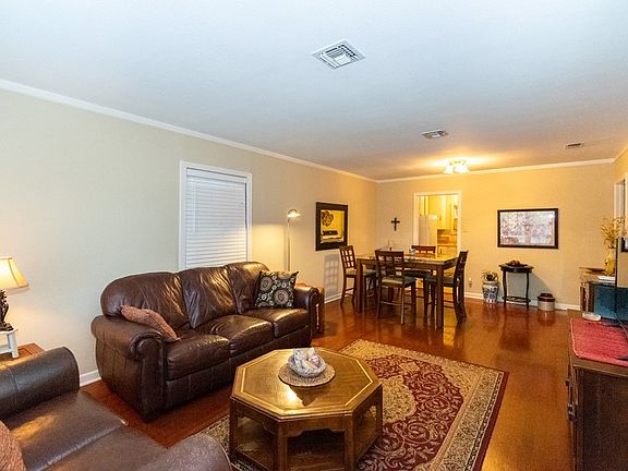 4th image of 1217 Roosevelt Dr