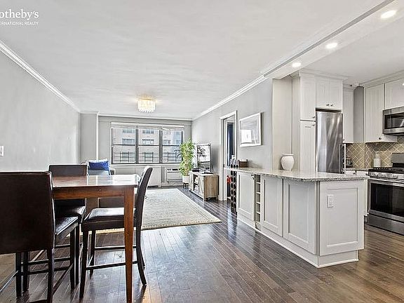 4th image of 301 E 63rd St APT 6J