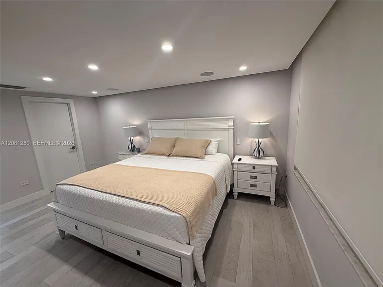 5555 Collins Ave #12C — Photo 20