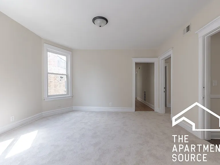 2110 N Avers Ave #G — Photo 4