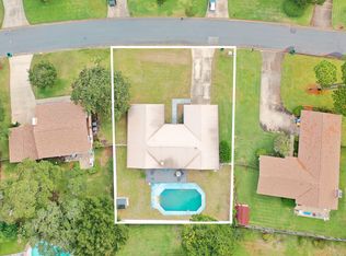 10 Pebble Beach Dr, Shalimar, FL 32579