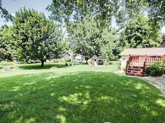 3rd image of W6746 Greenridge Dr