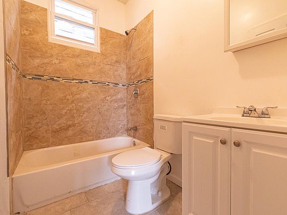 3rd image of 221 S 10th St #2