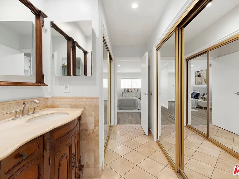 423 S Rexford Dr #106 — Photo 14